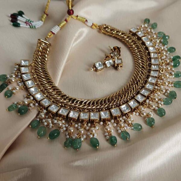 Gilabe Necklace Set with Monzonite & Kundan