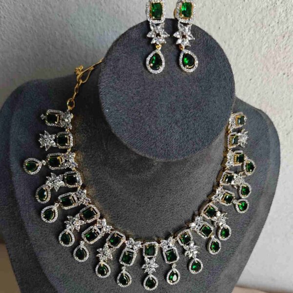 Emerald & Diamond Necklace Set