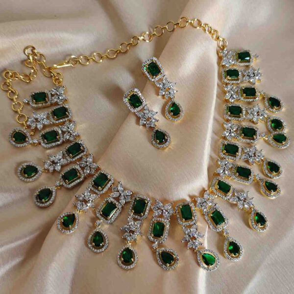 Emerald & Diamond Necklace Set