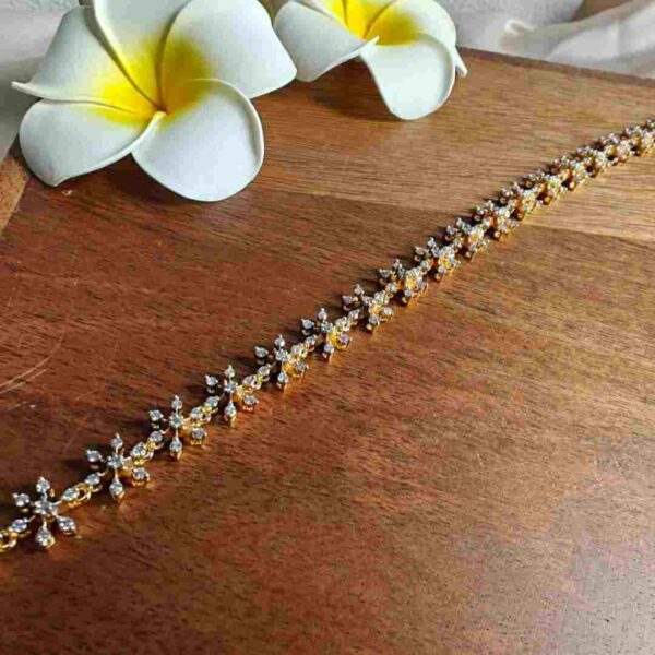Diamond-Finish Elegant Necklace with Studs