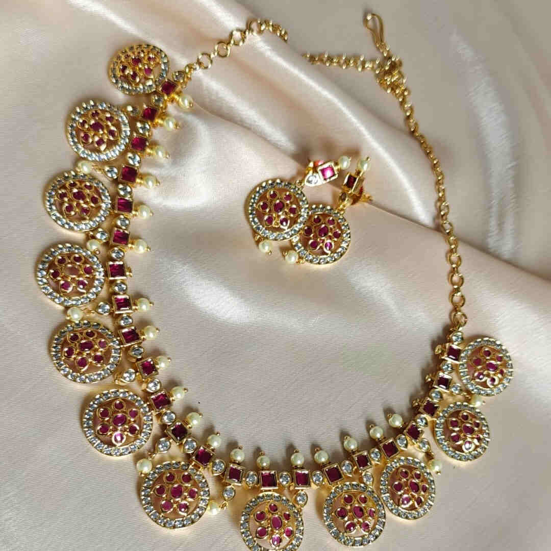 Gold Finishing Bottu Mala Set with Earrings - Image 3